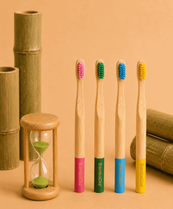 Pack de 4 brosses à dents en bambou pour enfant